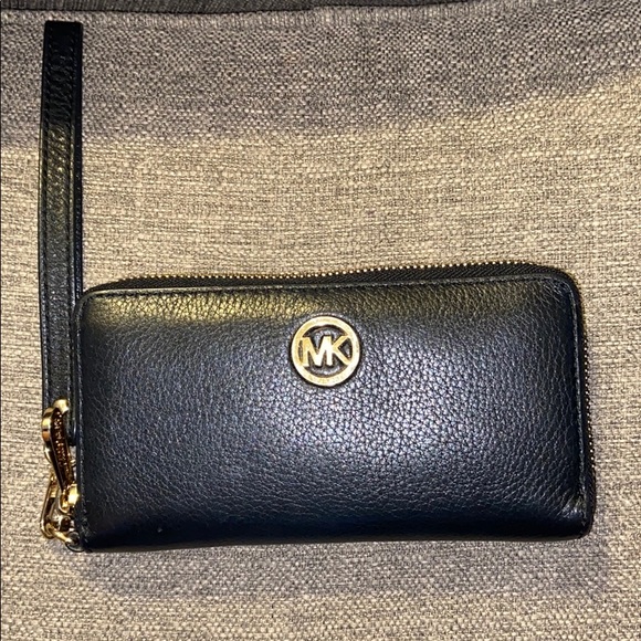 Michael Kors Wallet - Picture 1 of 6